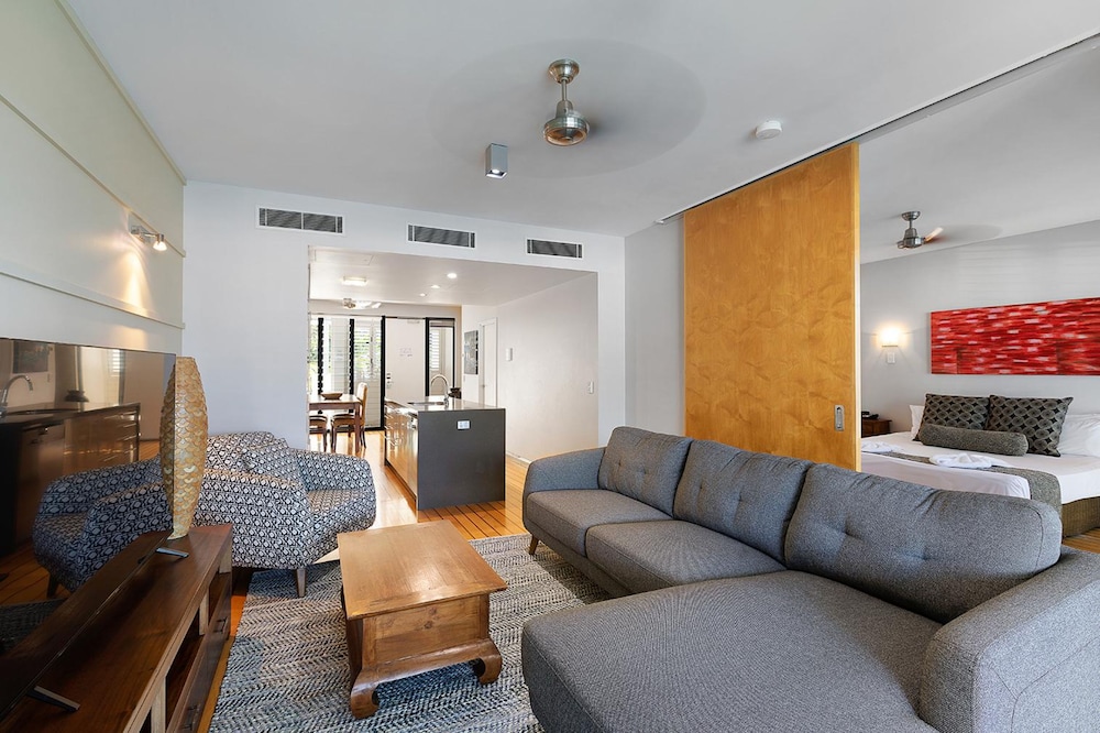 Apartment, 2 Bedrooms - Photo 12