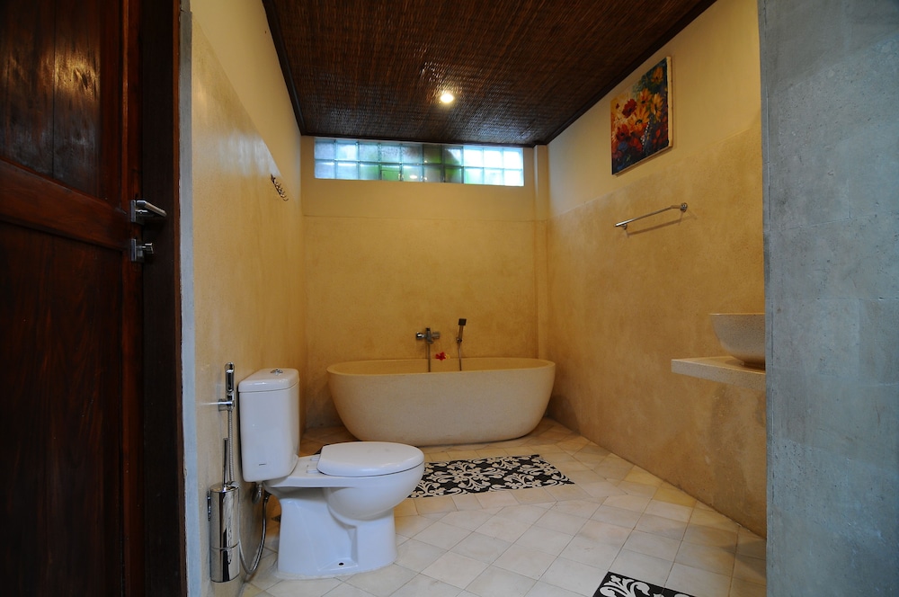 Family Room photo 2