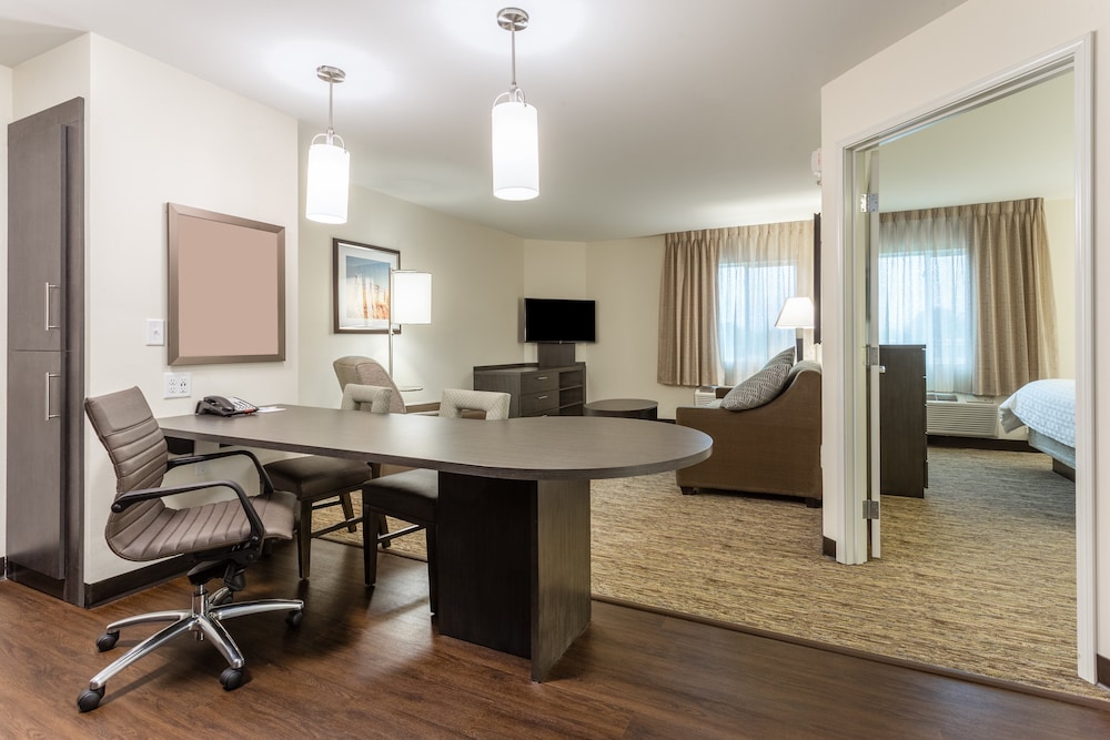 Suite, 1 Bedroom (Pet Friendly) photo 2