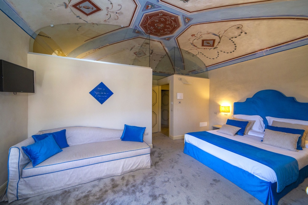 Romantic Double Or Twin Room photo 2