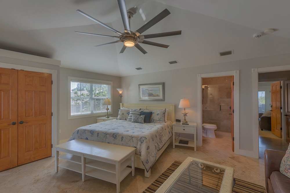 Double Room, Ensuite, Lagoon View (Turtle Shell Suite) photo 1