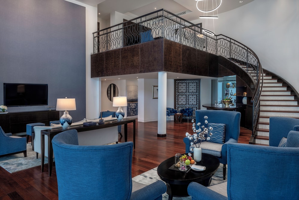 Suite (Sky)
