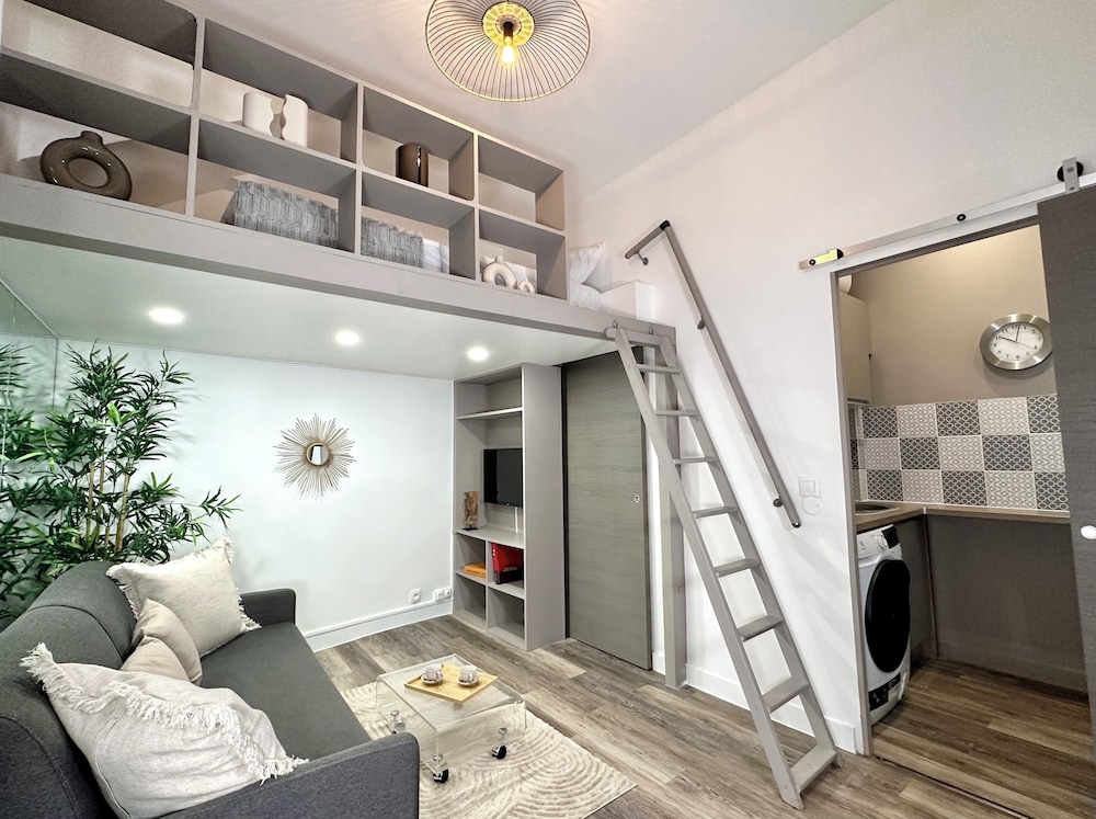 Signature Studio
