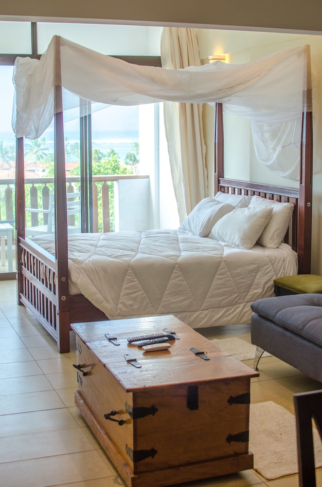 Exclusive Studio Suite, 1 Queen Bed with Sofa bed, Non Smoking, Ocean View photo 1