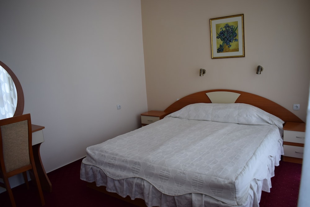 Apartment photo 1
