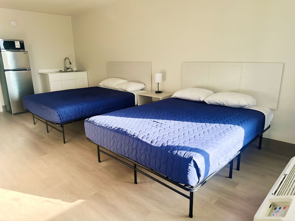 Deluxe Studio, 2 Double Beds photo 1