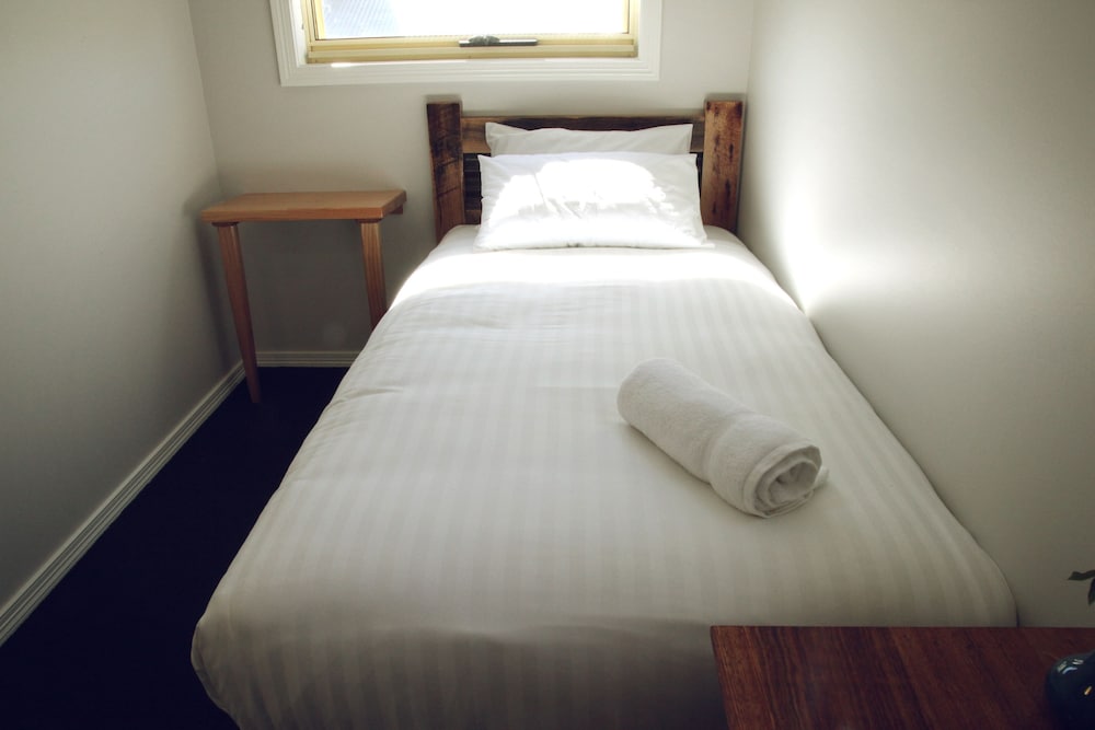 Standard Room, Ensuite (Room 6) photo 3