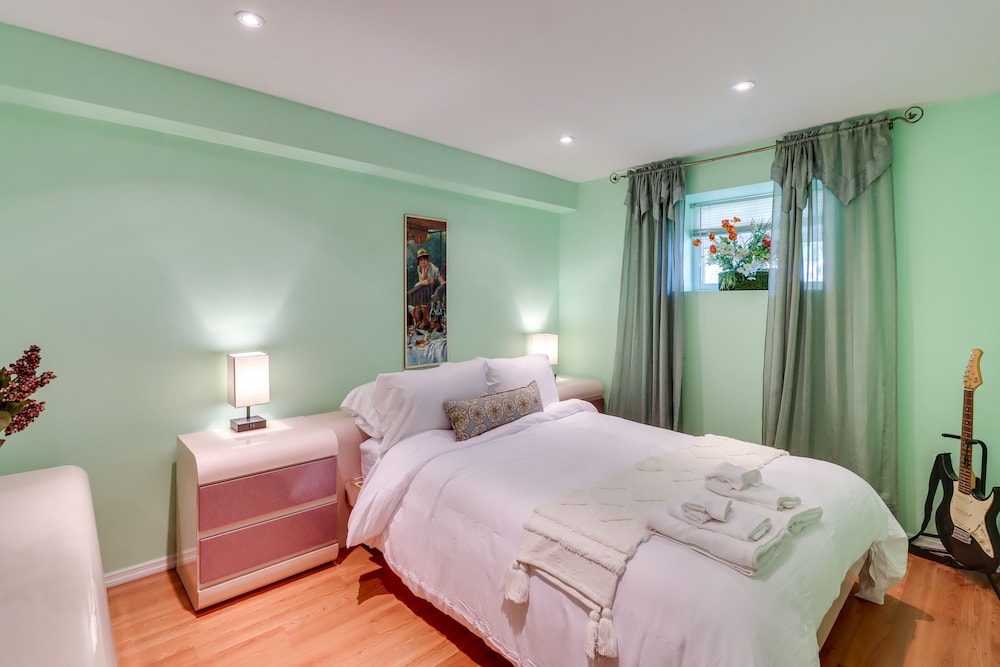 House (6 Bedrooms) photo 2