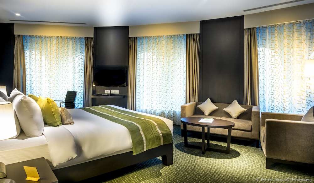 Executive Room - Photo 1