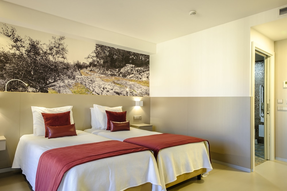 Premium Twin Room, Balcony, City View photo 1