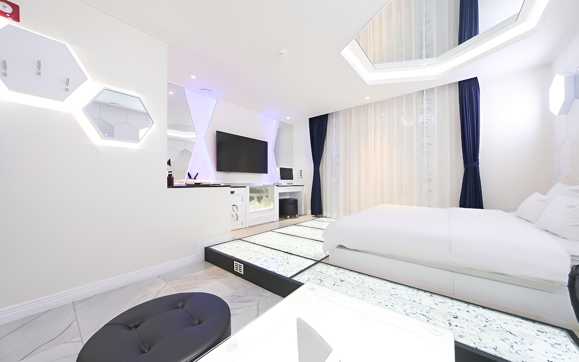Room (*SUITE* Suite (55" smart TV Netflix a) - Photo 5