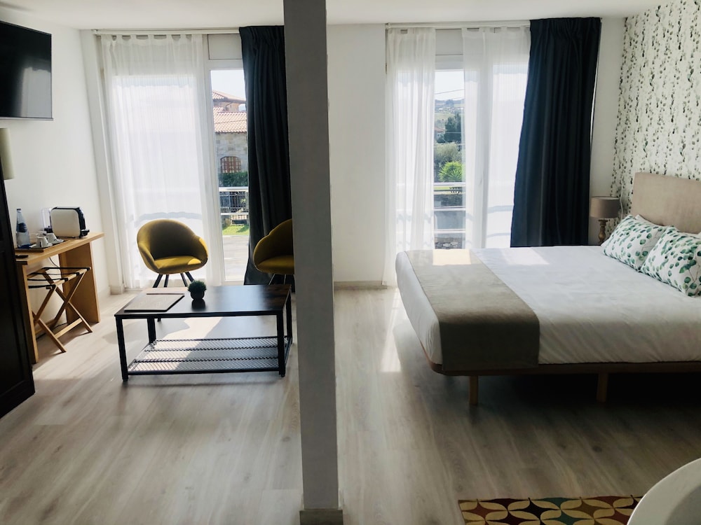 Suite, Hot Tub