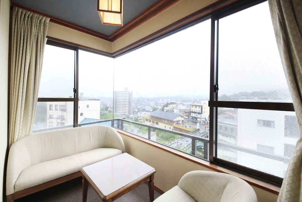 Japanese Style Room With 10 Tatami Mats (Breakfast Included) photo 2