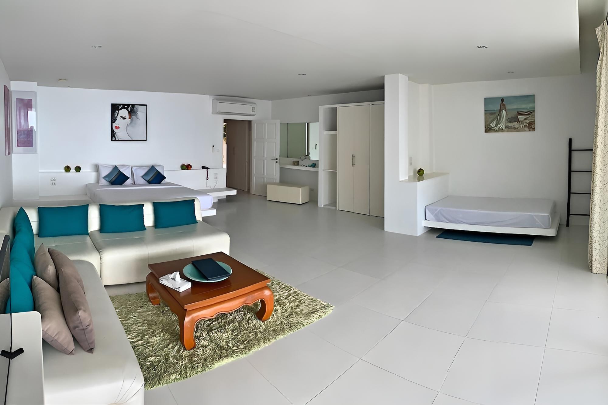 Ocean View Deluxe Suite 421