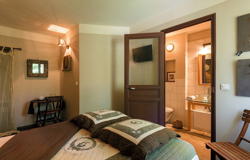 Double Room - Photo 8