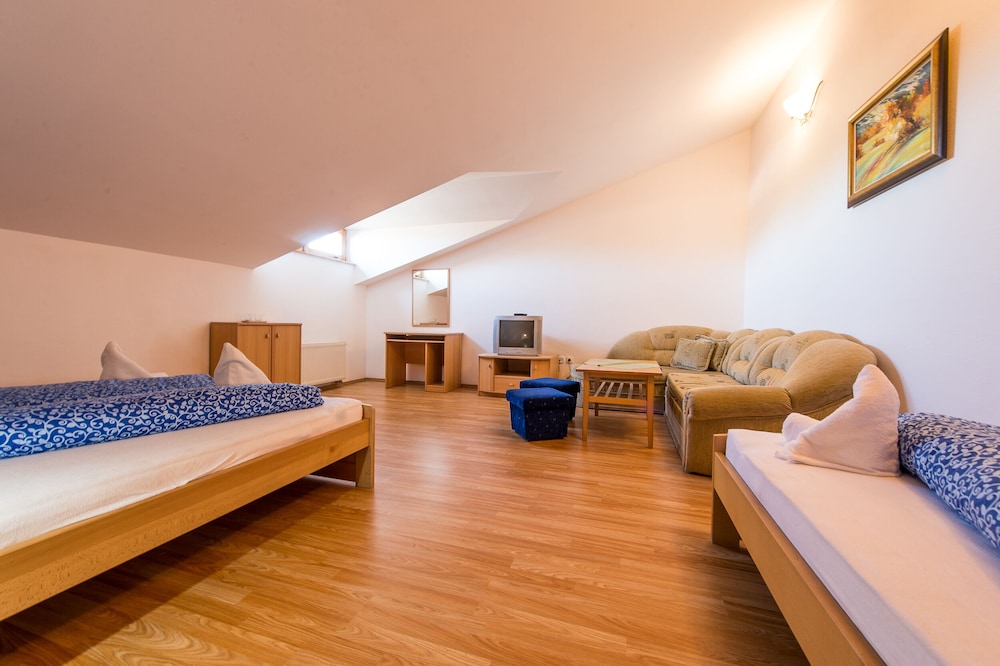 Family Room (Comfort) photo 1