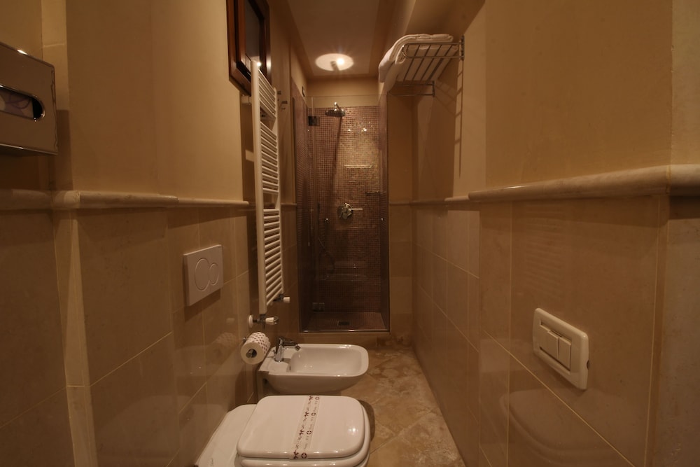 Basic Room thumbnail 5