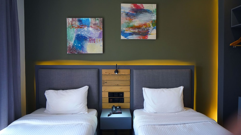 Standard Twin Room - Photo 1