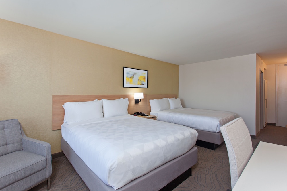 Standard Room, 2 Queen Beds (Low Floor) photo 2