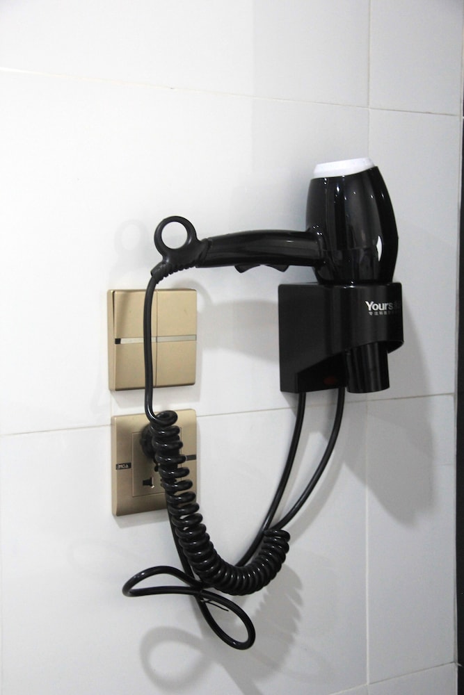 Basic Twin Room - Photo 12
