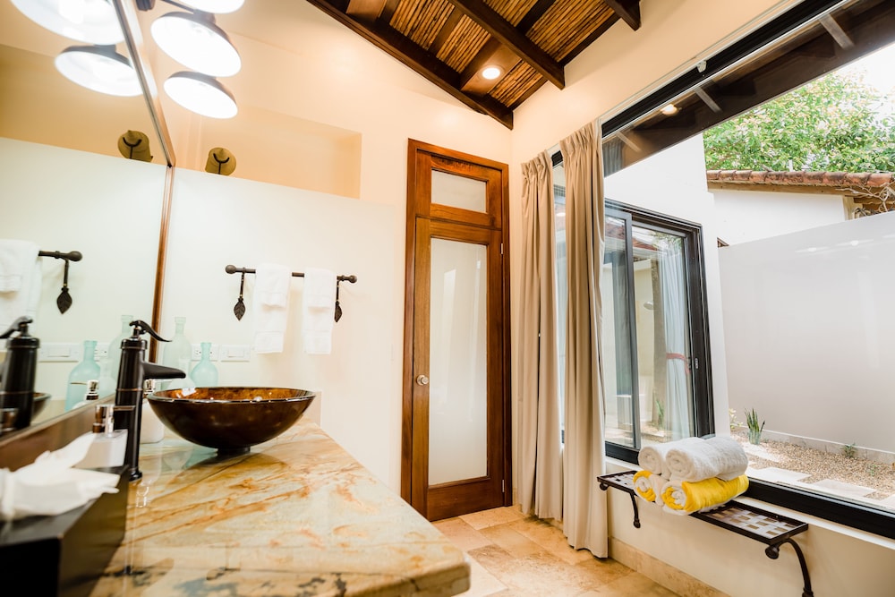 Deluxe with Plunge Pool photo 3
