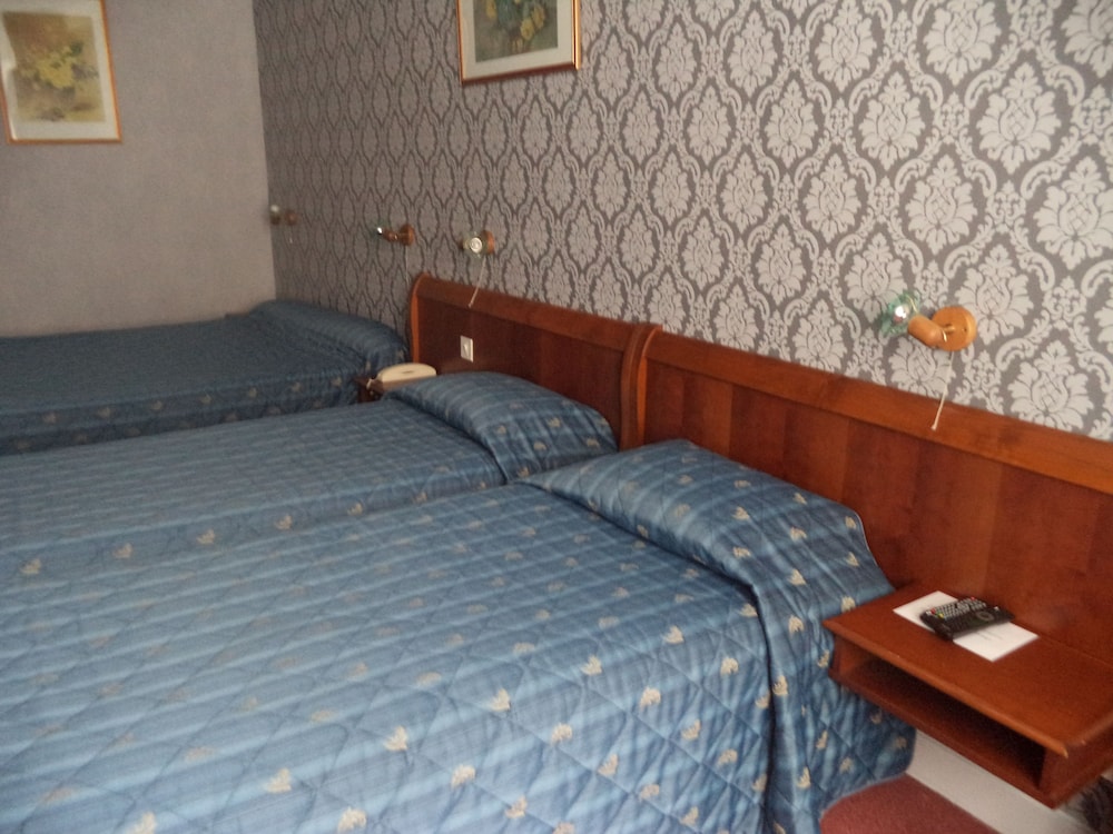 Classic Quadruple Room, Park View photo 2