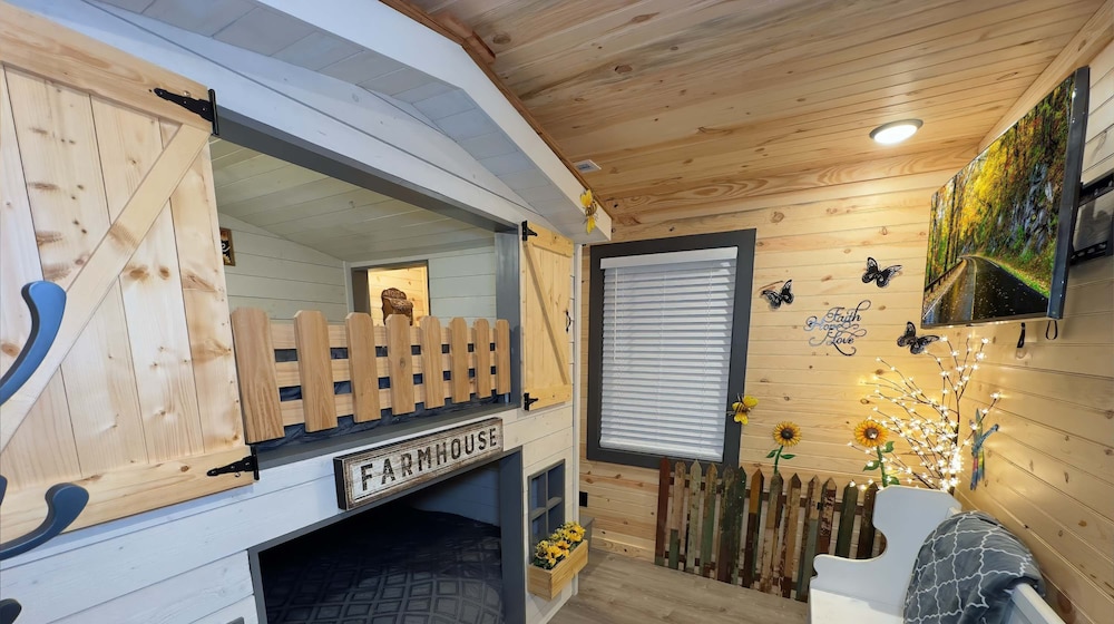 Luxury Poolside Cabin in Sevierville, Zdjęcie 18
