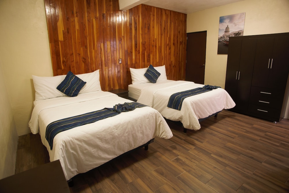Standard Room, 2 Queen Beds photo 1