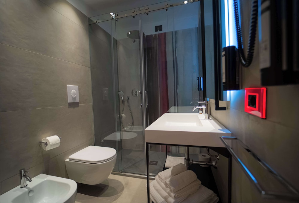 Superior Room, Multiple Beds, Non Smoking - Photo 3