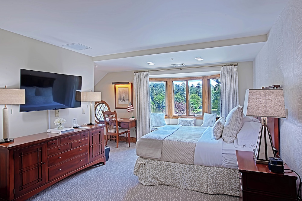 Premium Room, 1 Queen Bed, Fireplace photo 3