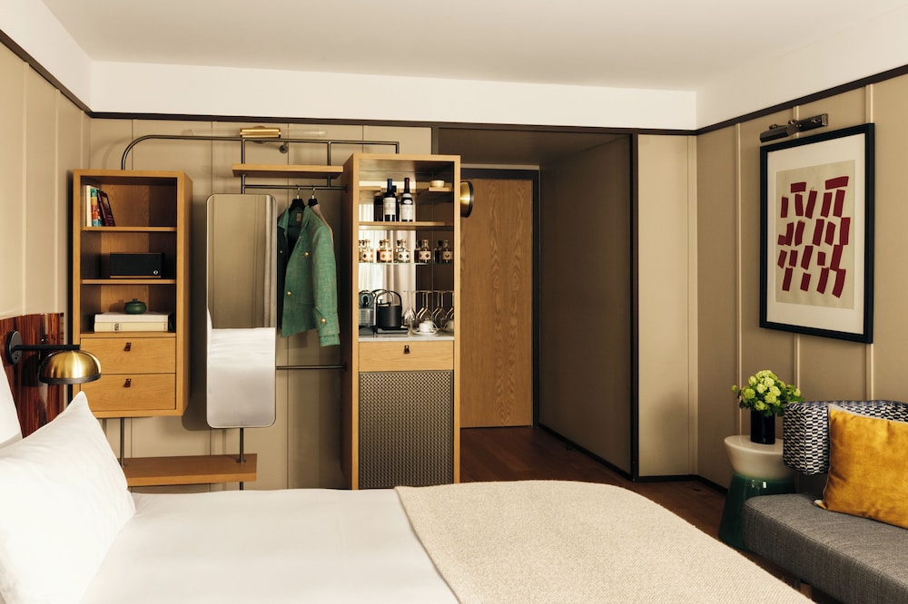 Connecting Superior Room with Junior Suite thumbnail 5