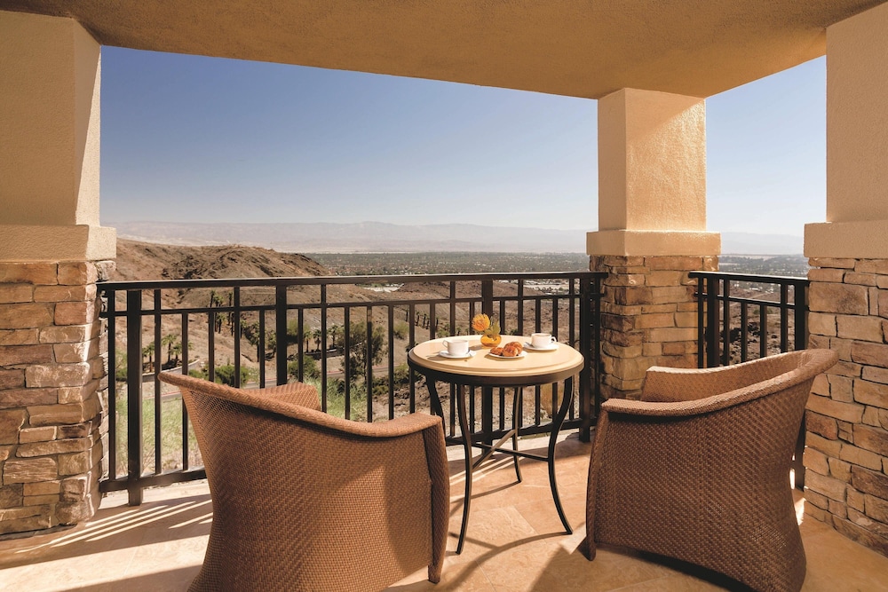 Executive Suite, 1 Double Bed, Balcony - Photo 2