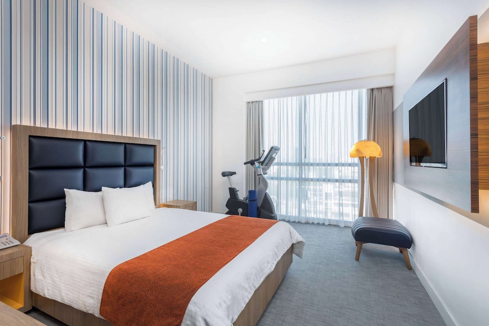 Room, 1 Queen Bed, Non Smoking (Fitness Room) photo 1