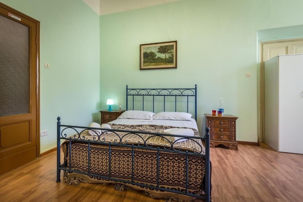 Economy Double Room, Shared Bathroom