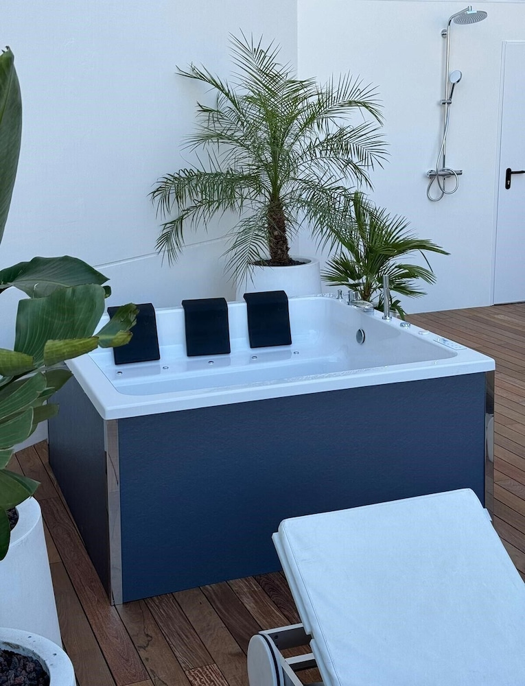 Superior Room, Terrace (Jacuzzi)