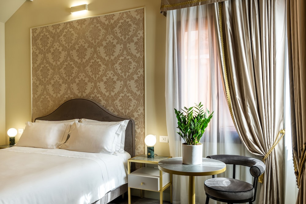 Deluxe Double Room photo 3