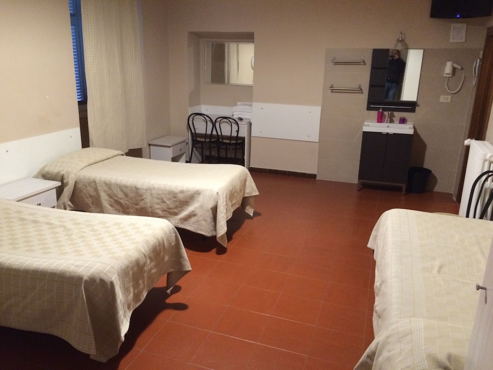 Shared Dormitory, Women only (5 adults)
