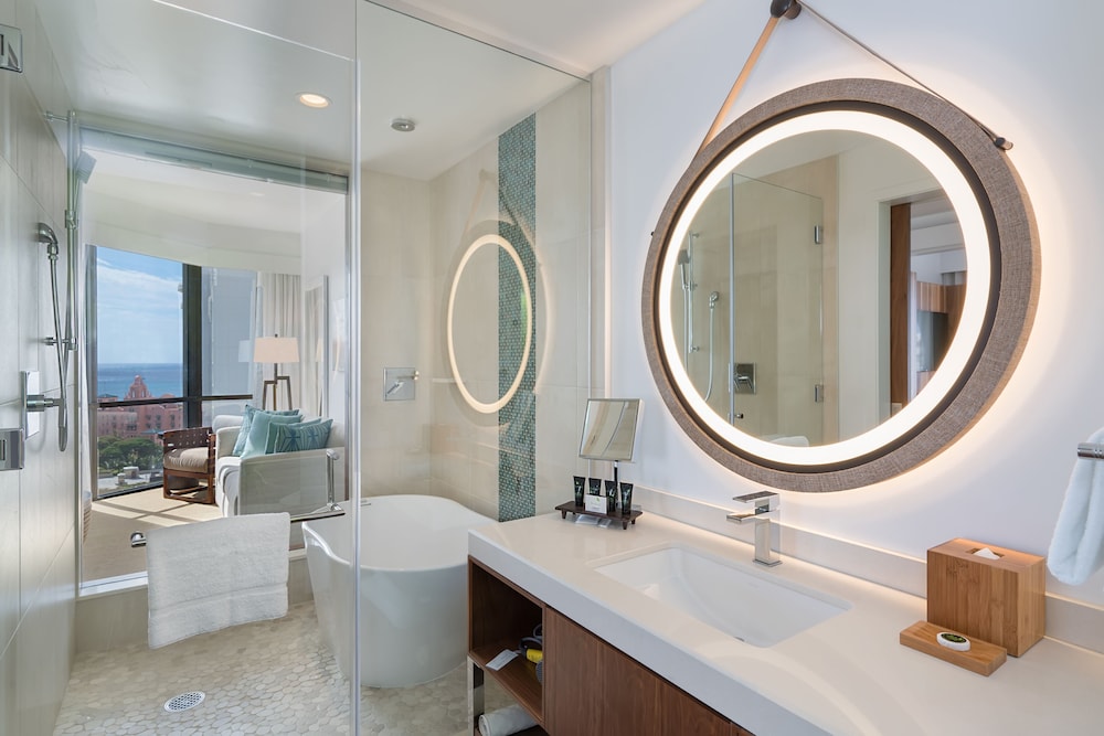 Suite, Ocean View thumbnail 5