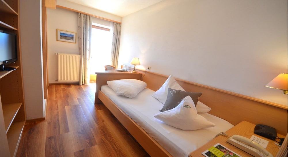 Single Room, Balcony