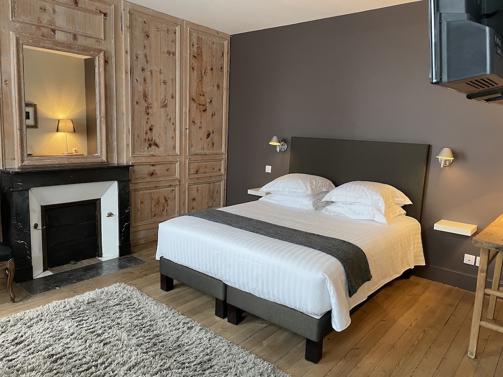 Superior Double Room (Brown)