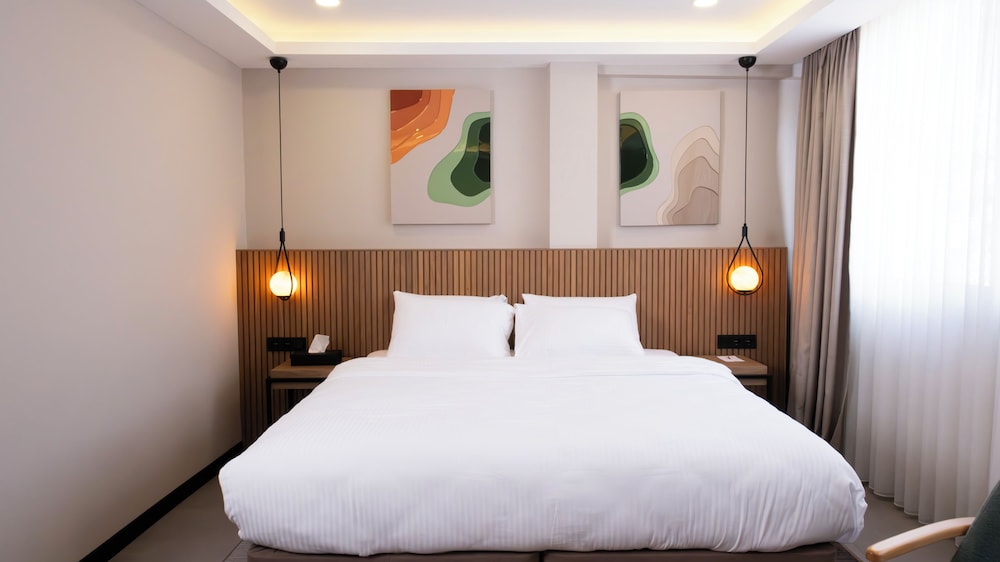 DOUBLE ROOM CITY VIEW photo 3