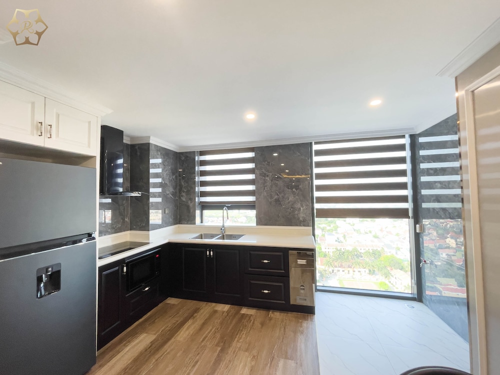 Family Executive Suite - Photo 4