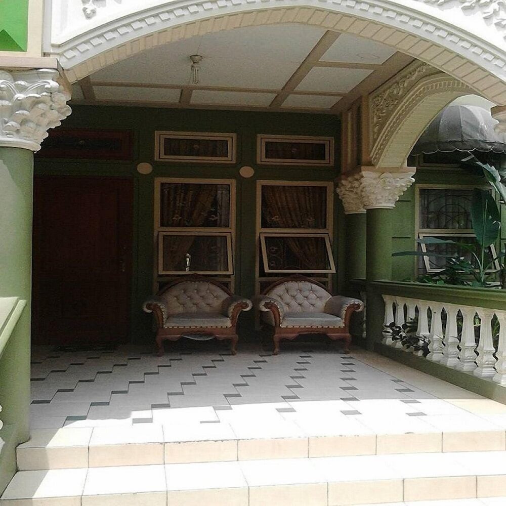 House, 2 Bedrooms photo 3