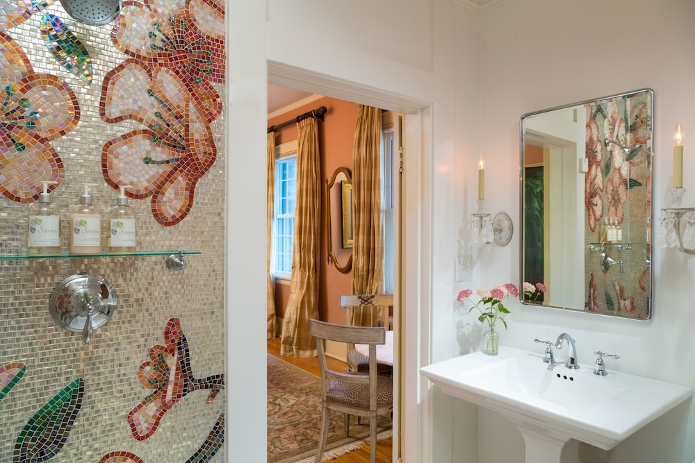 Room, Private Bathroom (Montejurra Suite) photo 2