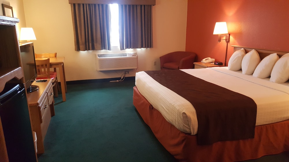 Room, 1 King Bed, Accessible, Non Smoking - Photo 2