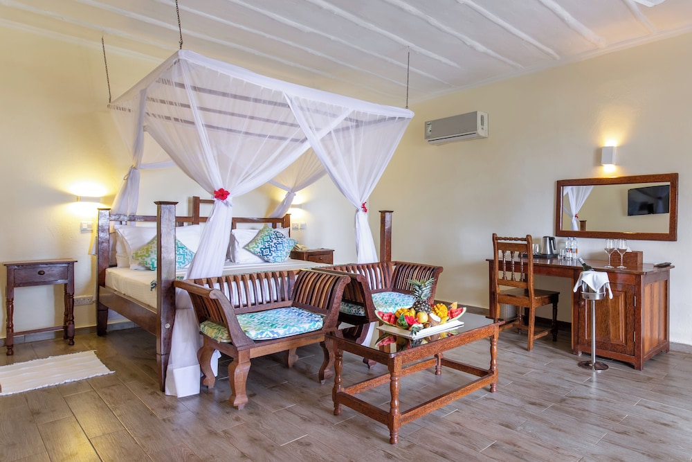 Superior Room, Partial Sea View