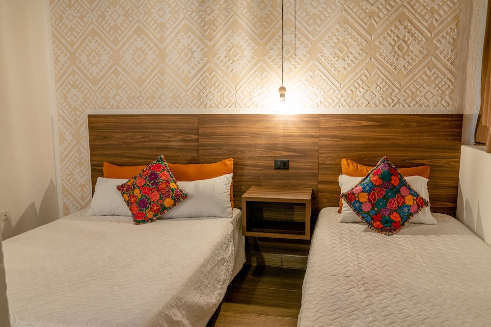 Comfort Triple Room, Private Bathroom, Courtyard Area photo 2