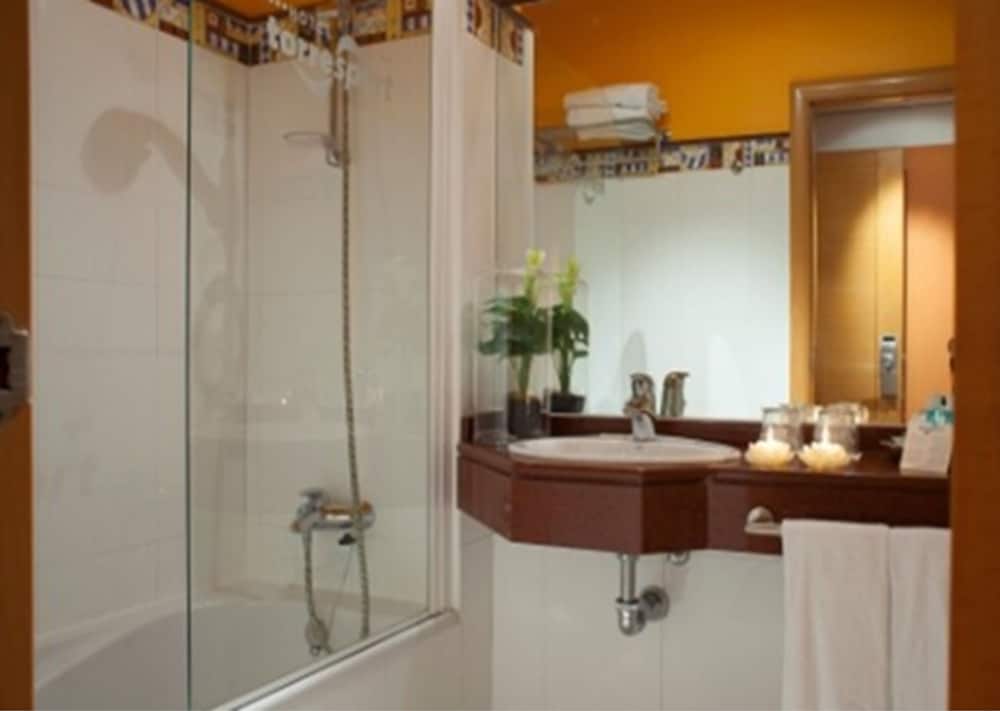 Double Room Single Use - Photo 6