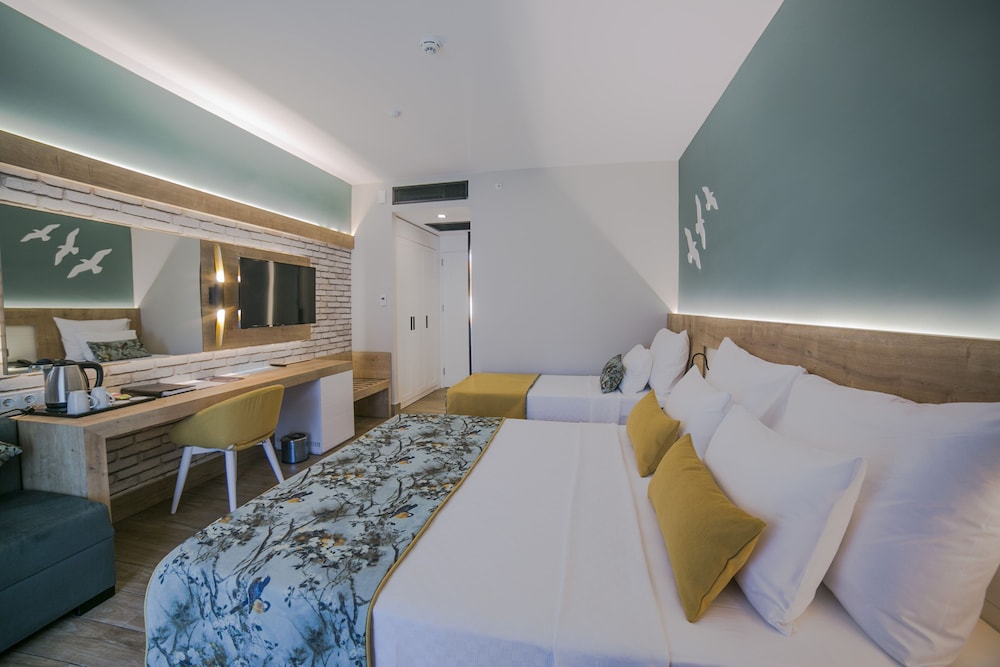 Superior Triple Room - Photo 1