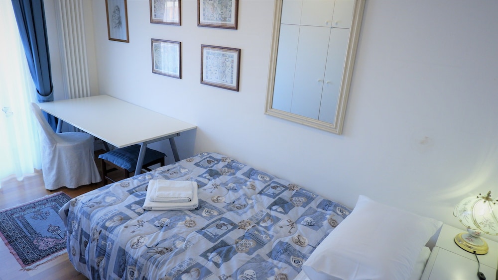 Family Apartment, Multiple Beds, City View, Tower photo 3